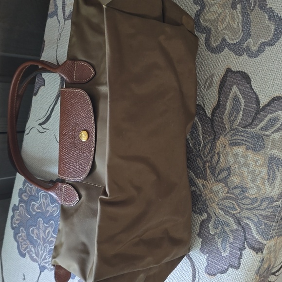 Longchamp Olive Green Tote Bag with Classic Design - Picture 5 of 7